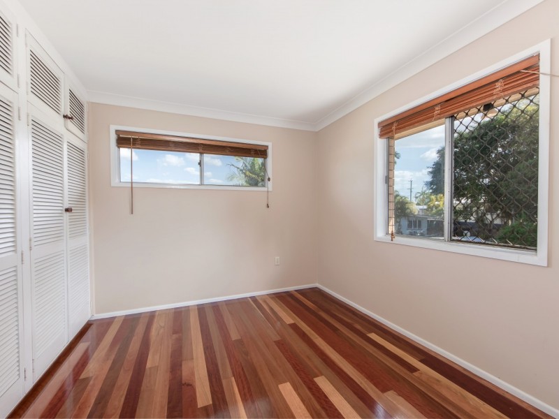 3 Loveanius Street, Silkstone QLD 4304