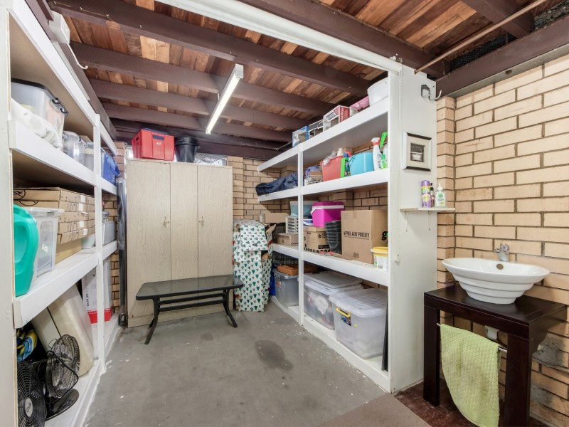 3 Loveanius Street, Silkstone QLD 4304