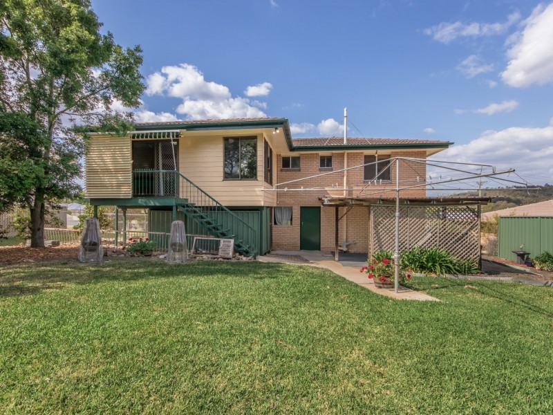 3 Loveanius Street, Silkstone QLD 4304