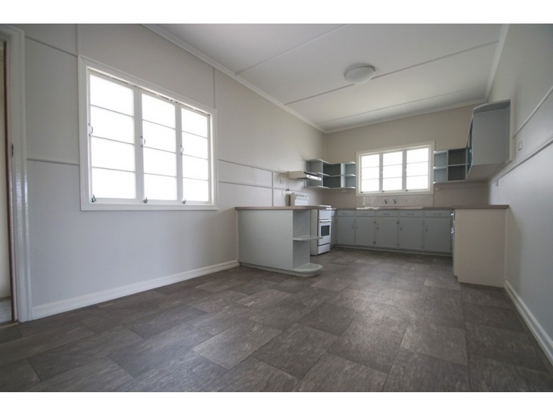 11 Main Street, Marburg QLD 4346