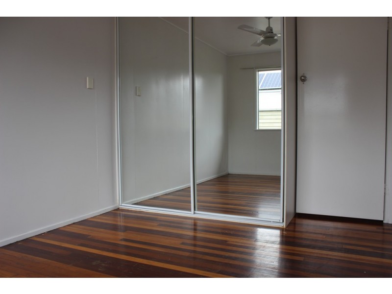 23 Denman Street, Leichhardt QLD 4305