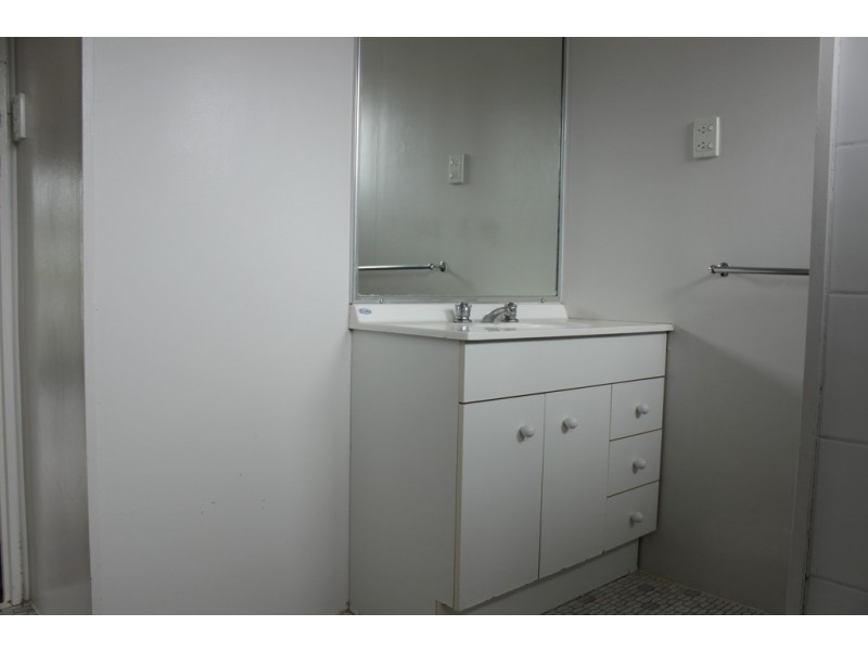 23 Denman Street, Leichhardt QLD 4305