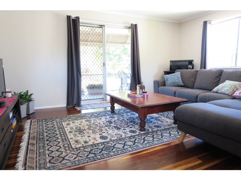 21 Trumpy Street, Silkstone QLD 4304