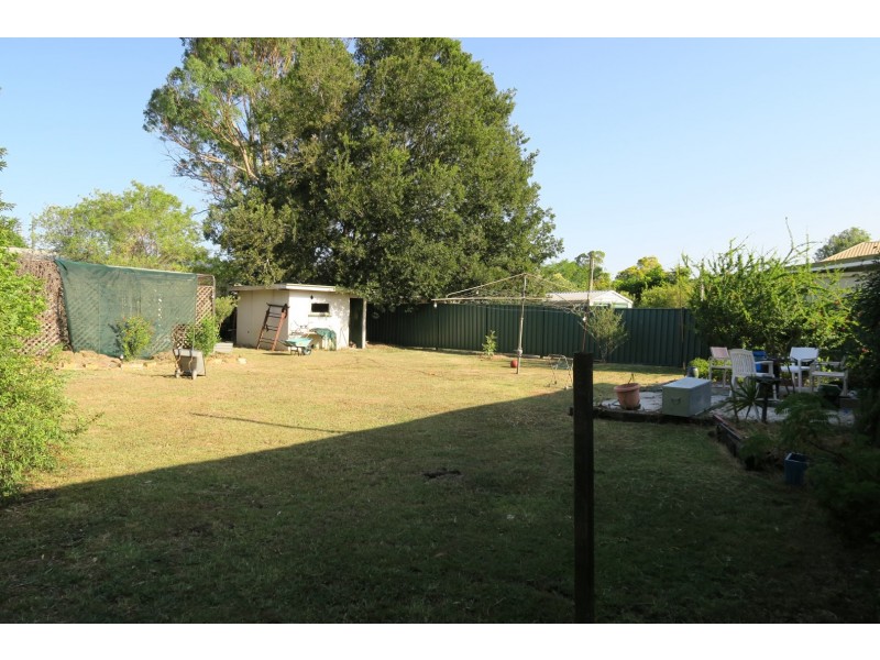 30 Russell Street, Silkstone QLD 4304