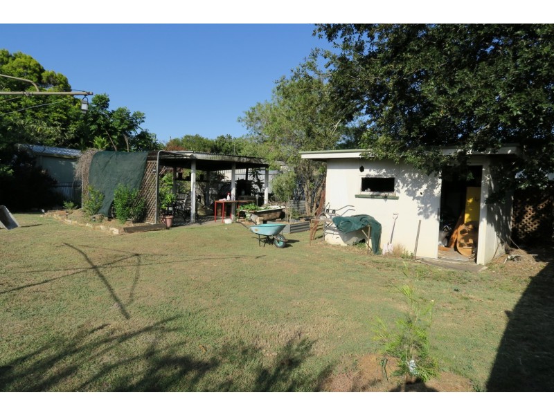 30 Russell Street, Silkstone QLD 4304