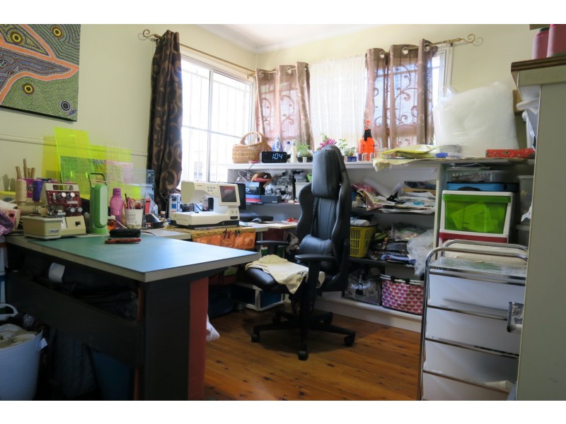 18 Birrell Street, Leichhardt QLD 4305