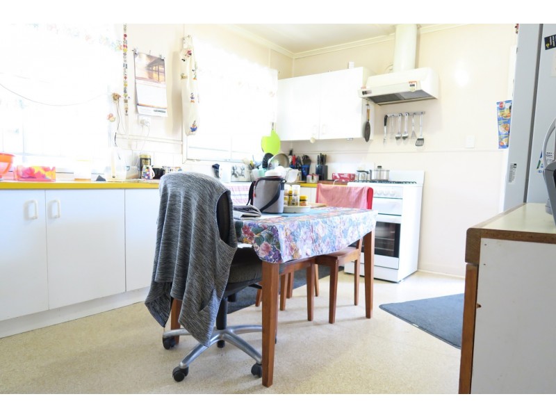 18 Birrell Street, Leichhardt QLD 4305