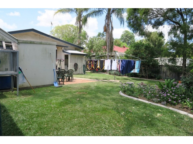 18 Birrell Street, Leichhardt QLD 4305