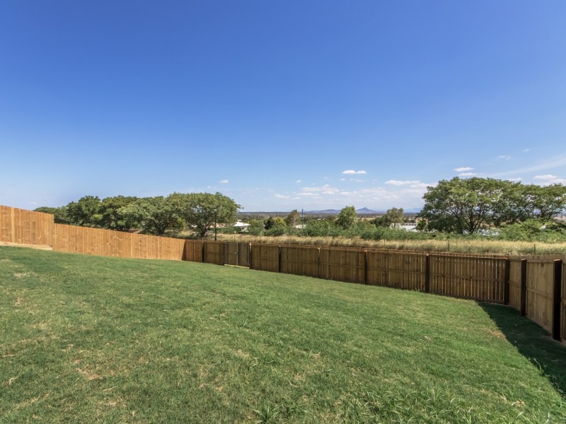 12 Vista Crescent, Rosewood QLD 4340