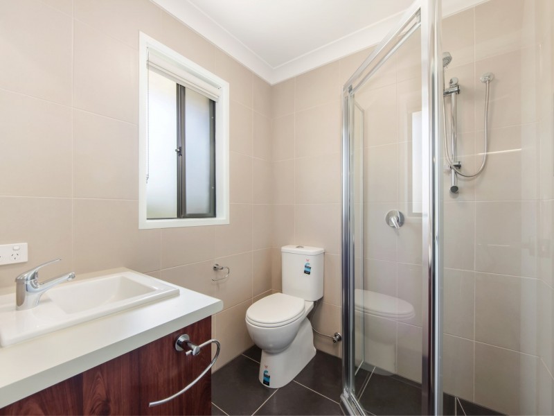 12 Vista Crescent, Rosewood QLD 4340