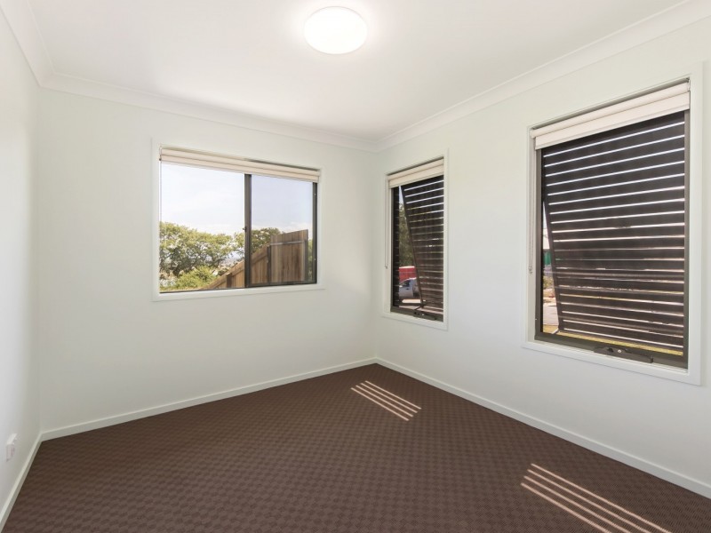 12 Vista Crescent, Rosewood QLD 4340