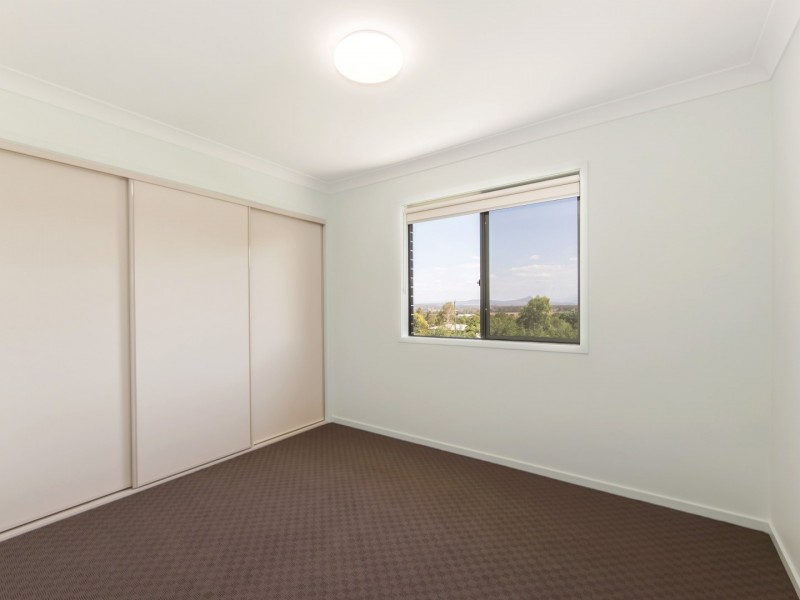 12 Vista Crescent, Rosewood QLD 4340