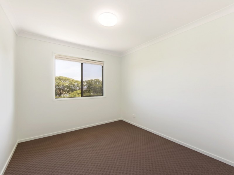 12 Vista Crescent, Rosewood QLD 4340