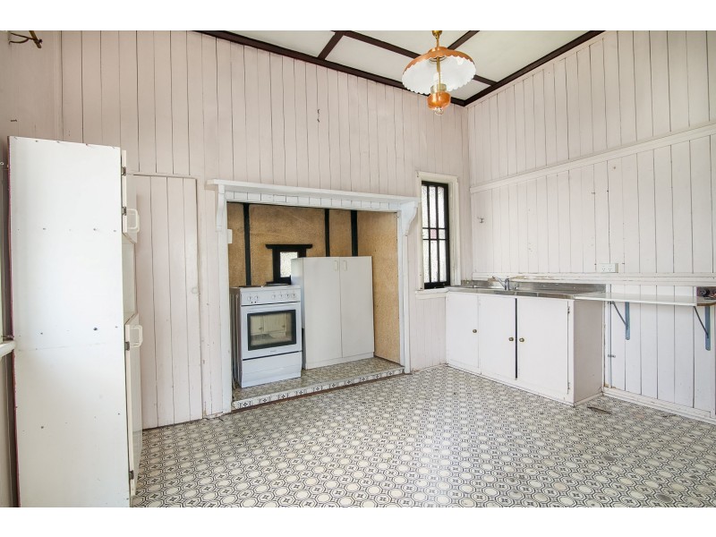 16 Elizabeth Street, Woodend QLD 4305