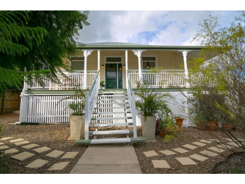 14 Sinclair Street, Newtown QLD 4305