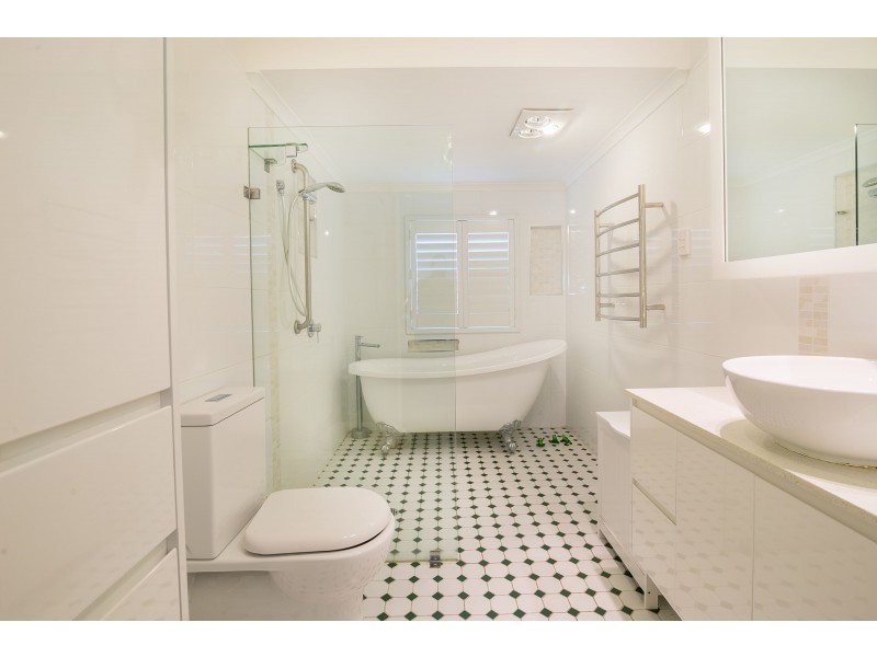 14 Sinclair Street, Newtown QLD 4305