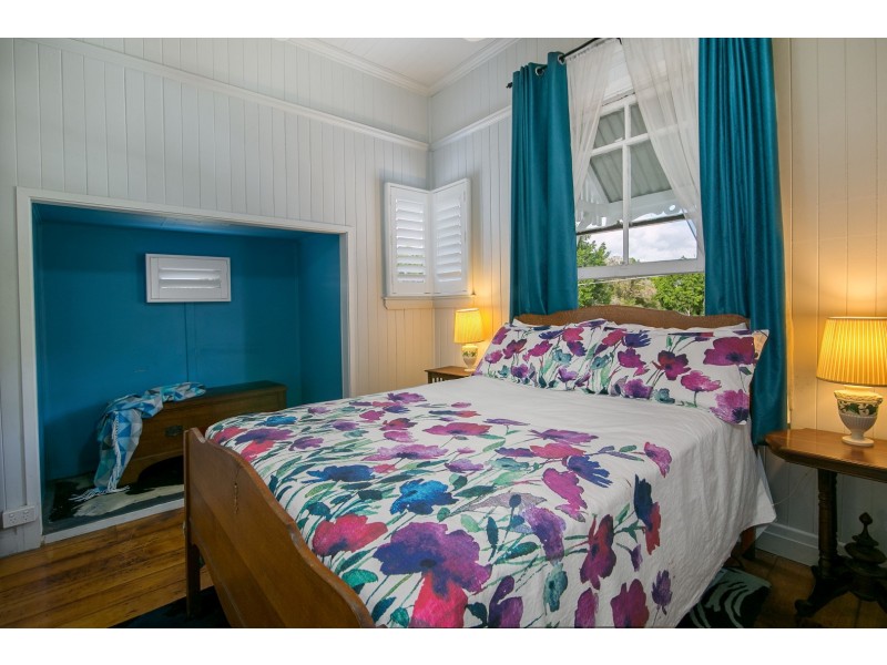 14 Sinclair Street, Newtown QLD 4305