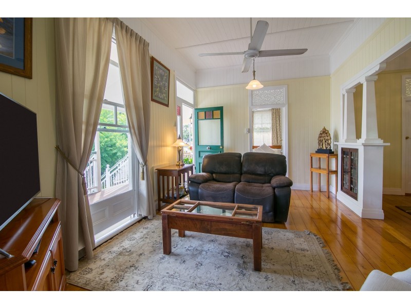 14 Sinclair Street, Newtown QLD 4305