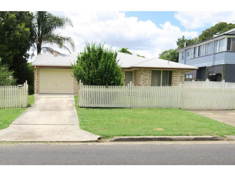 2A Walsh Street, Newtown QLD 4305