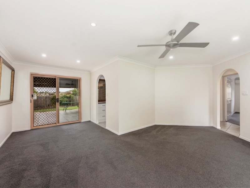 18 Palm Avenue, Raceview QLD 4305