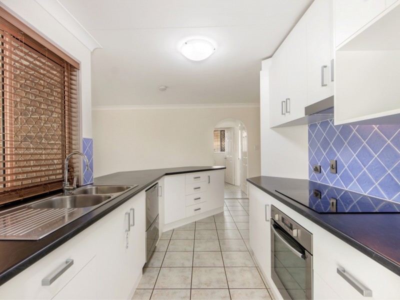 18 Palm Avenue, Raceview QLD 4305