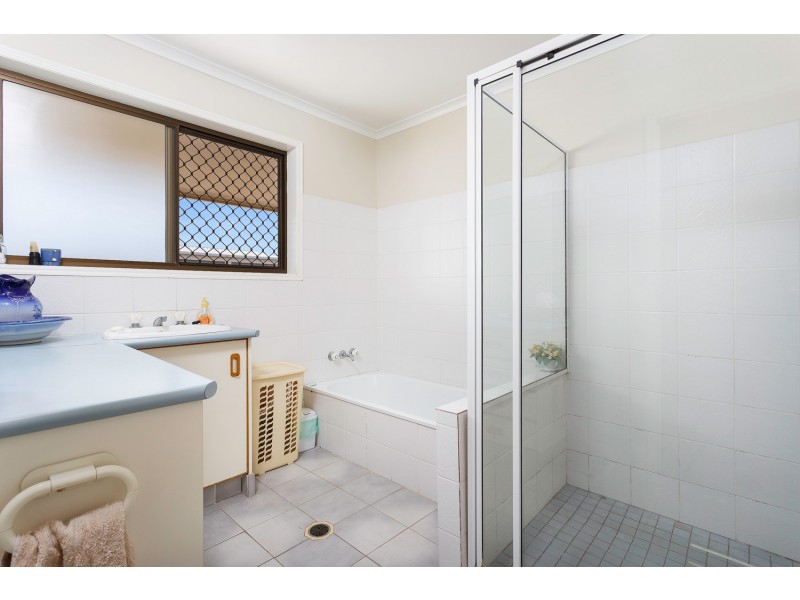 2D Fairway Drive, Hatton Vale QLD 4341