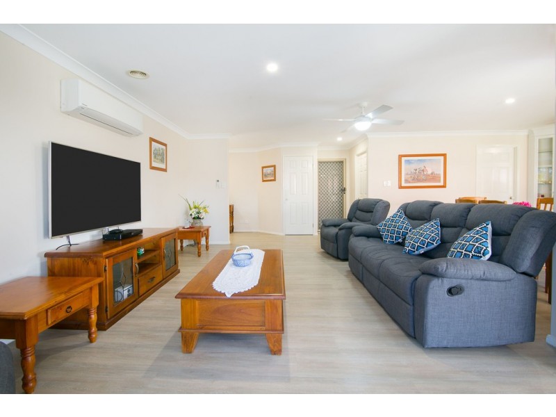 9 Chestnut Drive, Flinders View QLD 4305