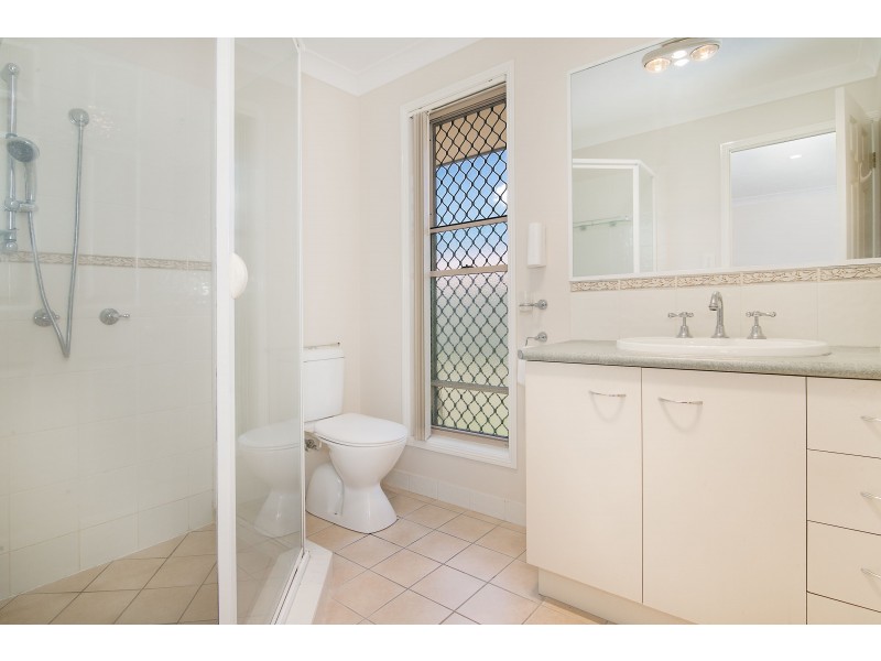 9 Chestnut Drive, Flinders View QLD 4305