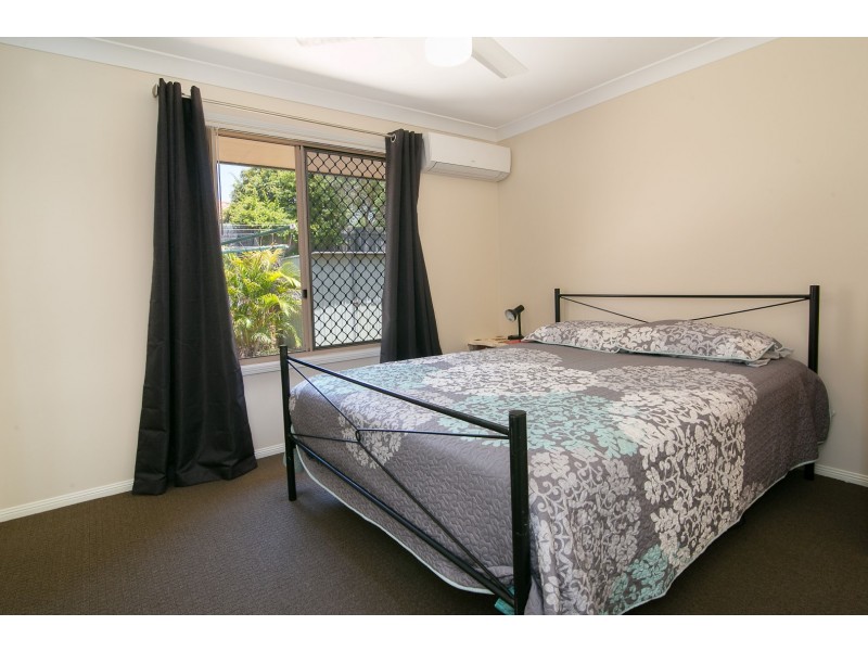 9 Chestnut Drive, Flinders View QLD 4305