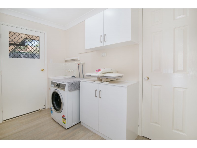 9 Chestnut Drive, Flinders View QLD 4305