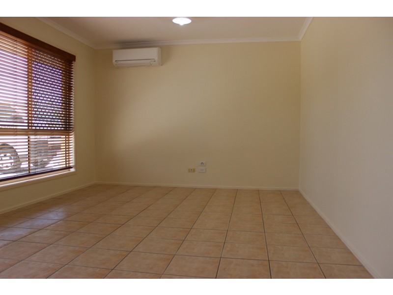 25 Comona Court, Wulkuraka QLD 4305