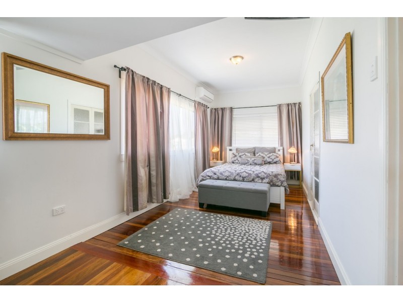 24 Grange Road, Silkstone QLD 4304