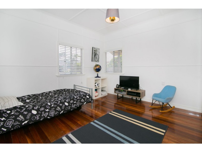24 Grange Road, Silkstone QLD 4304