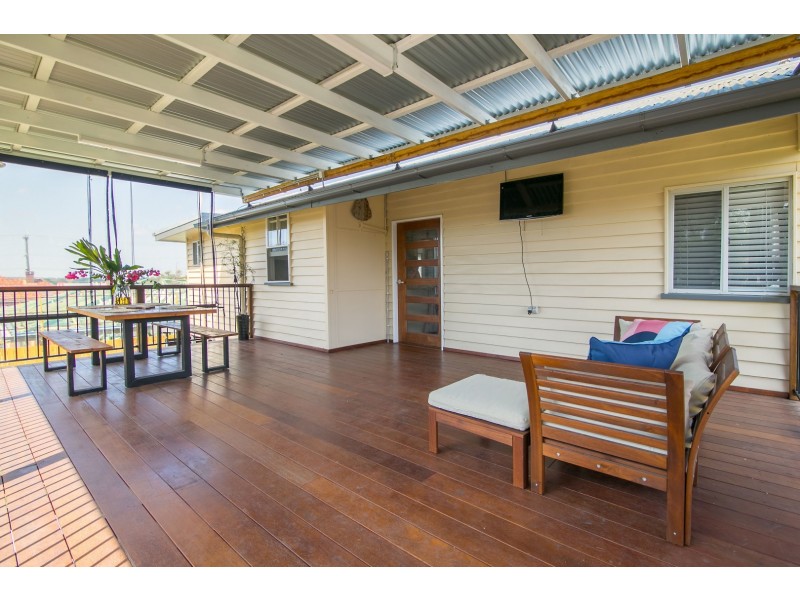 24 Grange Road, Silkstone QLD 4304