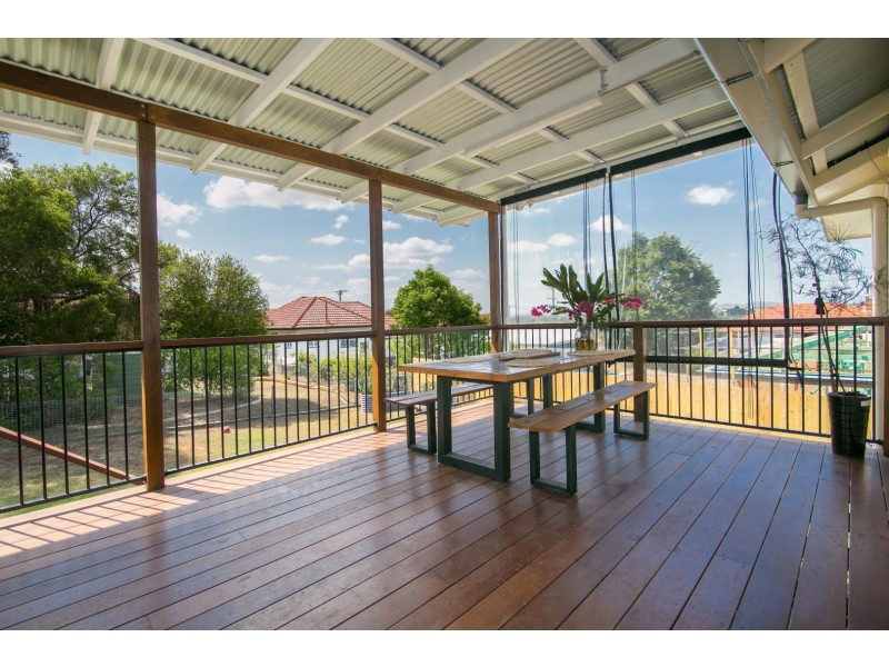 24 Grange Road, Silkstone QLD 4304