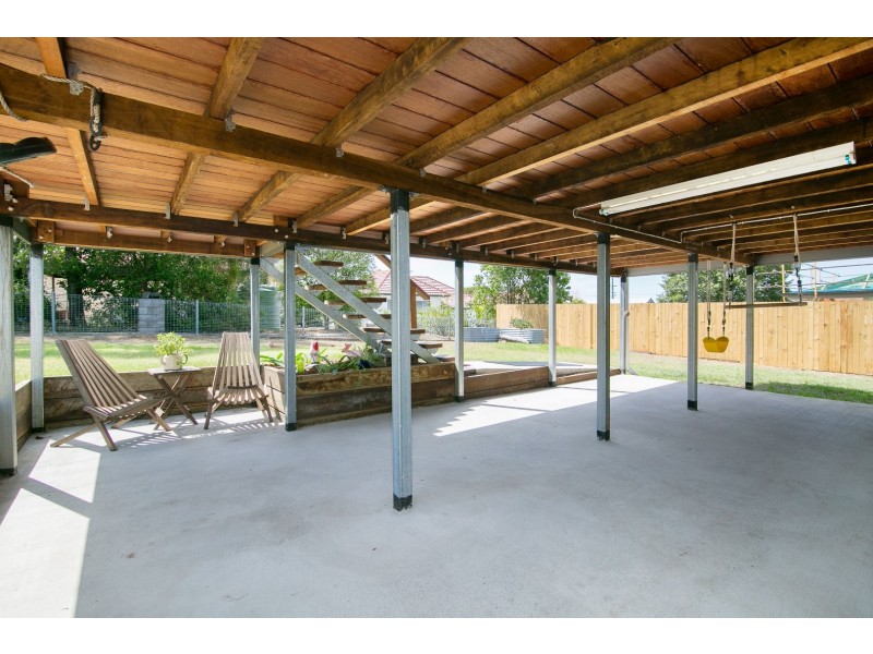 24 Grange Road, Silkstone QLD 4304
