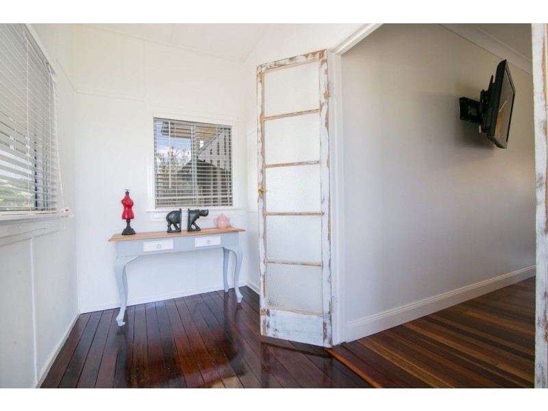 24 Grange Road, Silkstone QLD 4304
