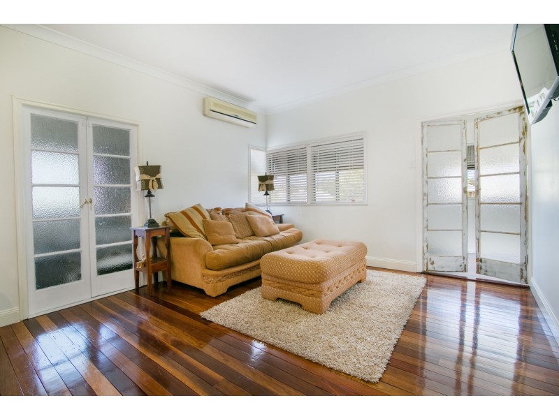 24 Grange Road, Silkstone QLD 4304