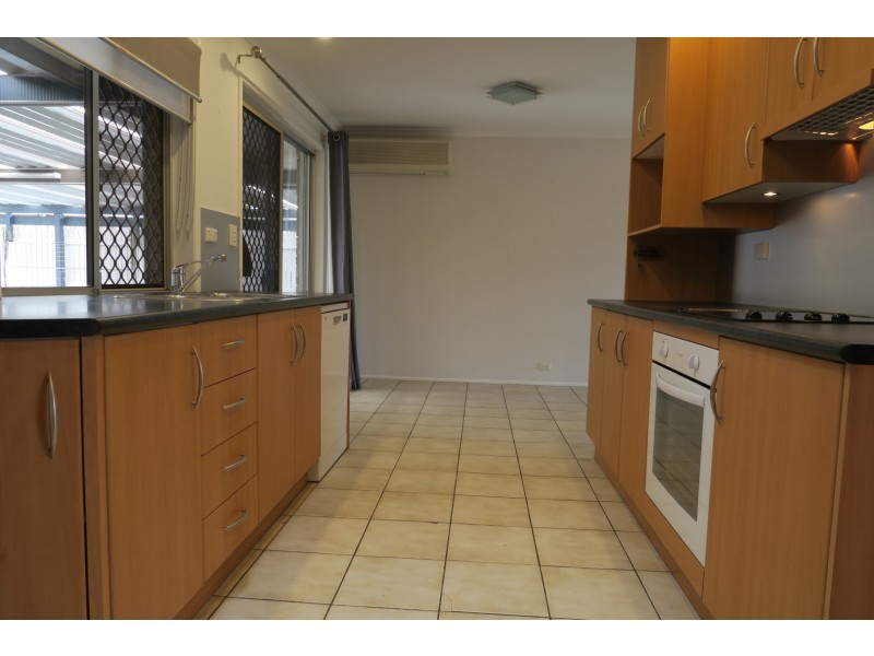 16 Pine Street, Flinders View QLD 4305