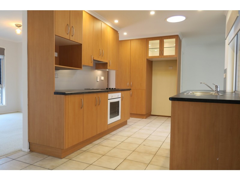 16 Pine Street, Flinders View QLD 4305