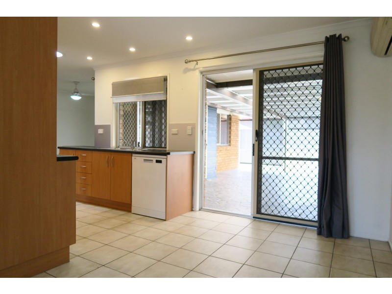 16 Pine Street, Flinders View QLD 4305