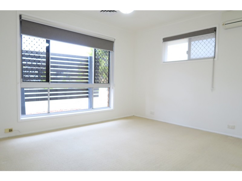 16 Pine Street, Flinders View QLD 4305