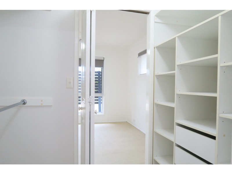 16 Pine Street, Flinders View QLD 4305