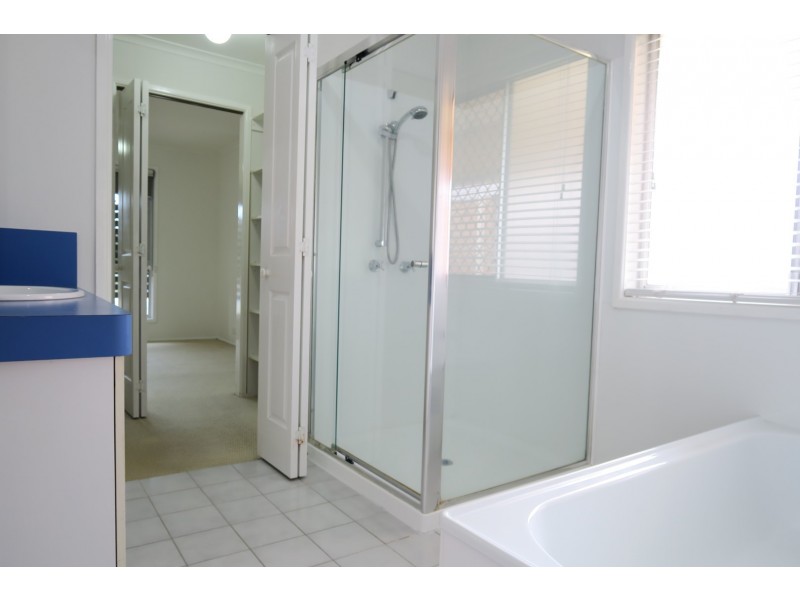 16 Pine Street, Flinders View QLD 4305