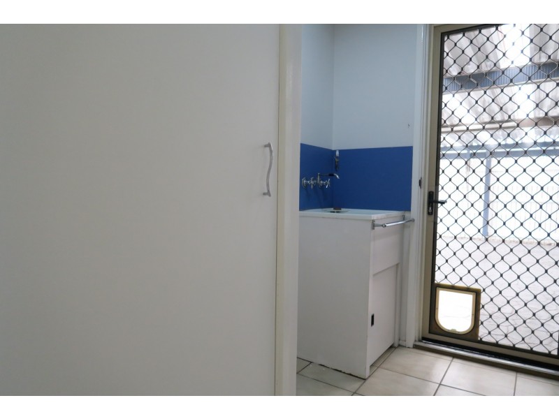 16 Pine Street, Flinders View QLD 4305