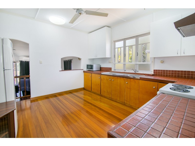 30 Vineyard Street, One Mile QLD 4305