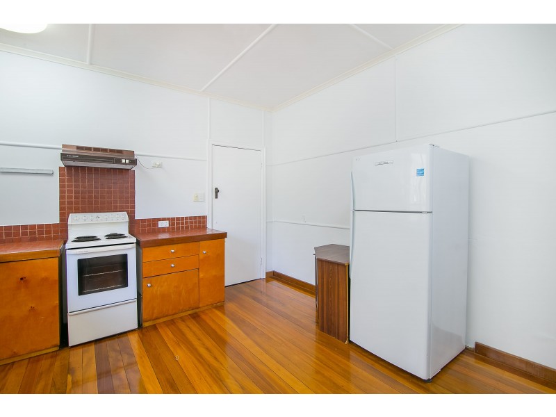 30 Vineyard Street, One Mile QLD 4305