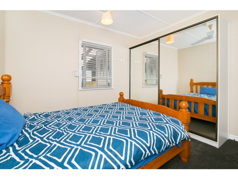 30 Vineyard Street, One Mile QLD 4305