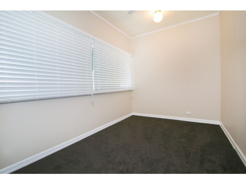 30 Vineyard Street, One Mile QLD 4305