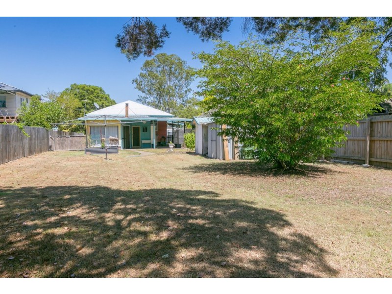 30 Vineyard Street, One Mile QLD 4305